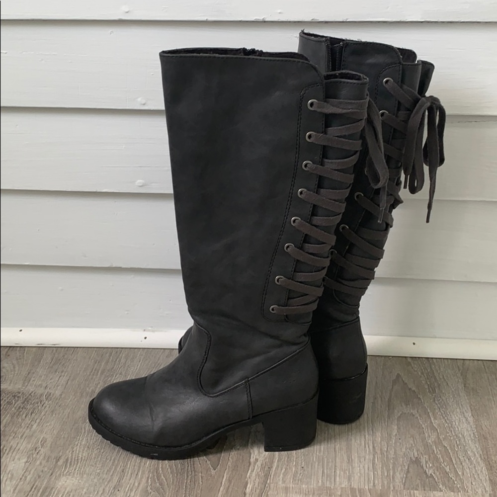 ⚡️Chunky knee high lace up boots⚡️